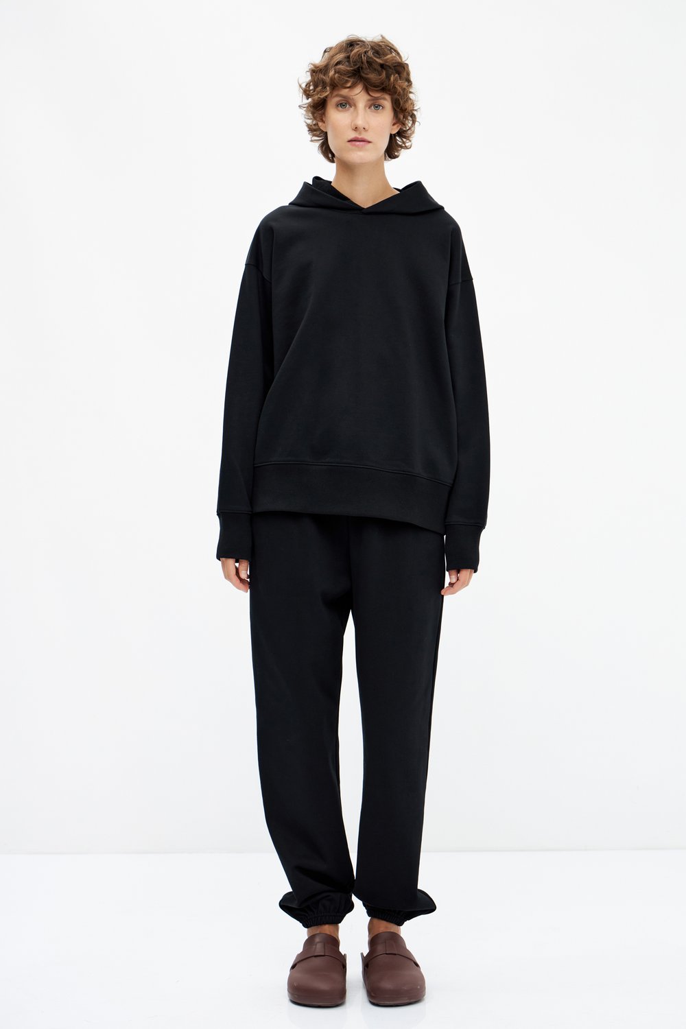Базовое oversize худи из футера