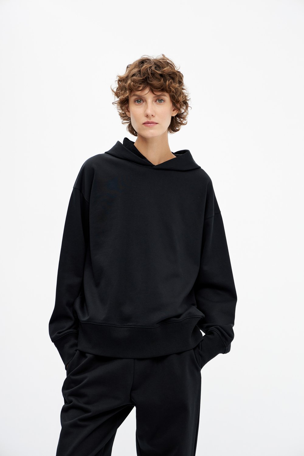 Базовое oversize худи из футера