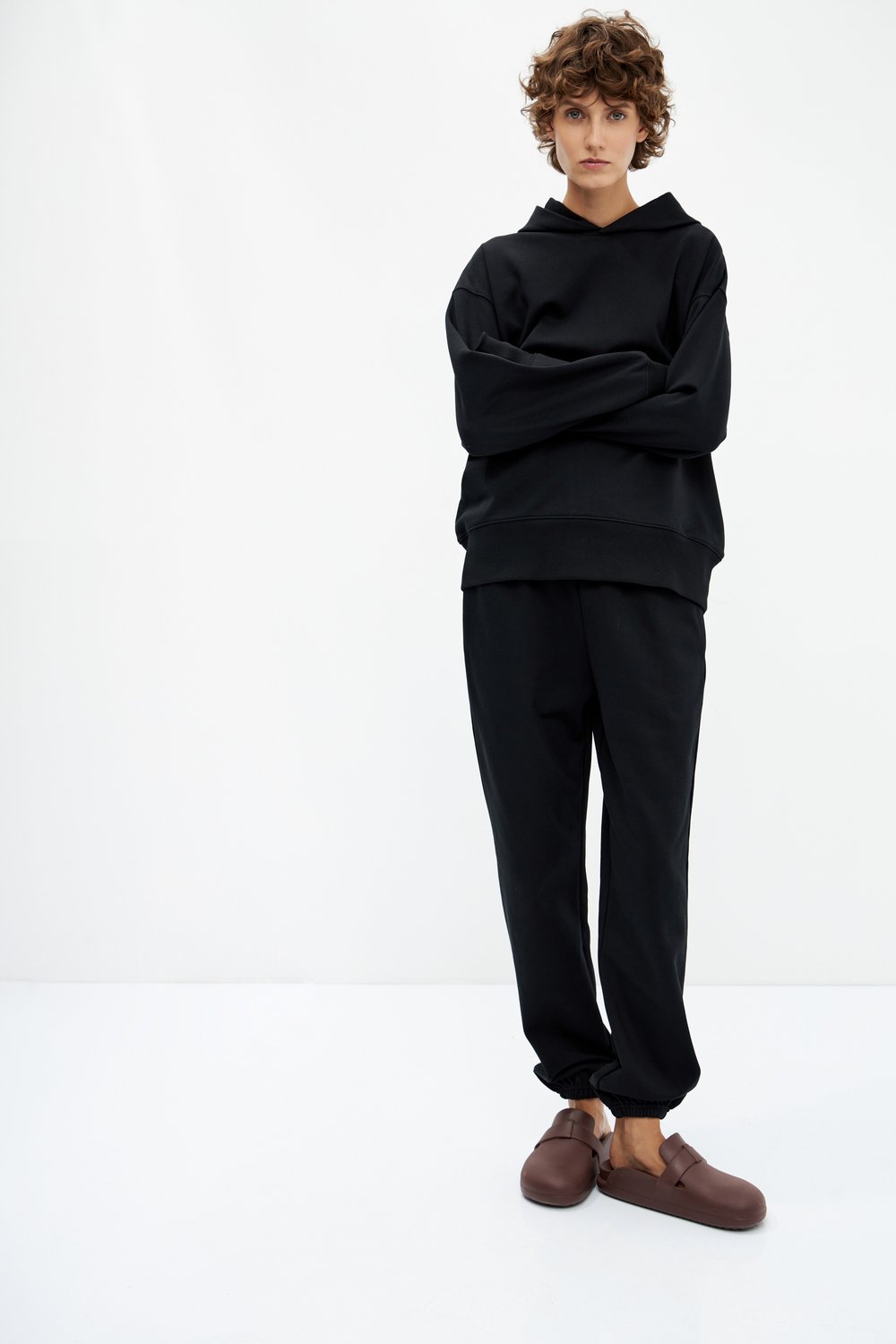 Базовое oversize худи из футера