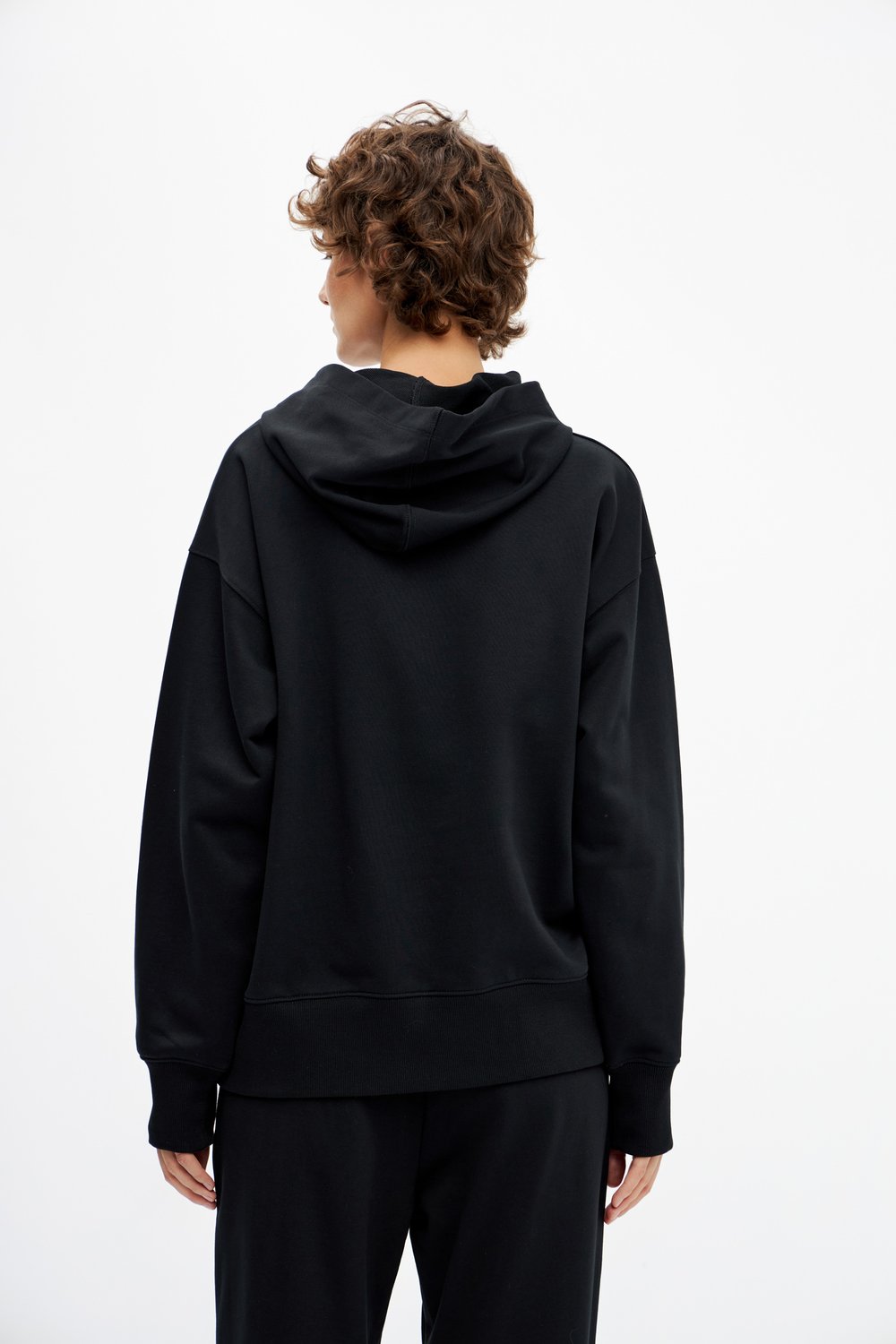 Базовое oversize худи из футера