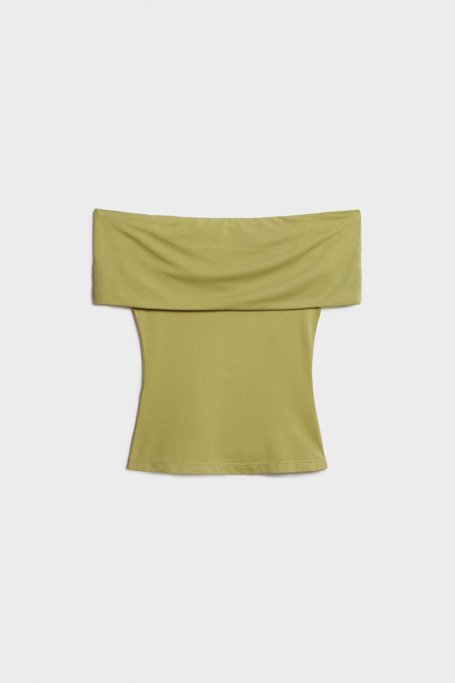 Эластичный топ из вискозы с отворотом